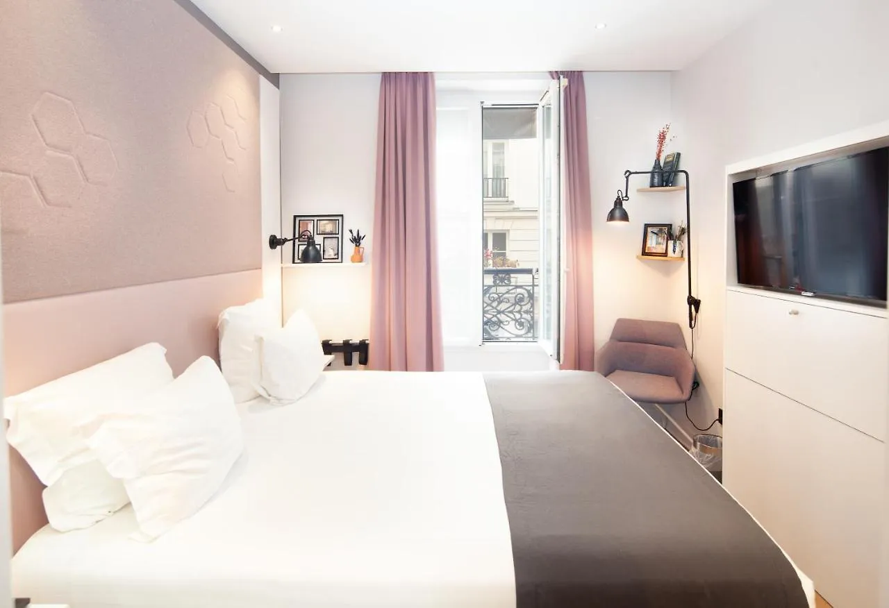 ***  פריז Hotel Vendome Saint-Germain צרפת